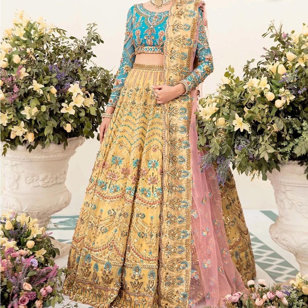 designer Pakistani wedding clothes